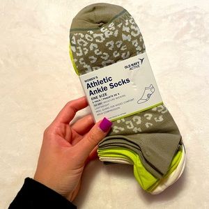 NWT Athletic Socks- 5prs.